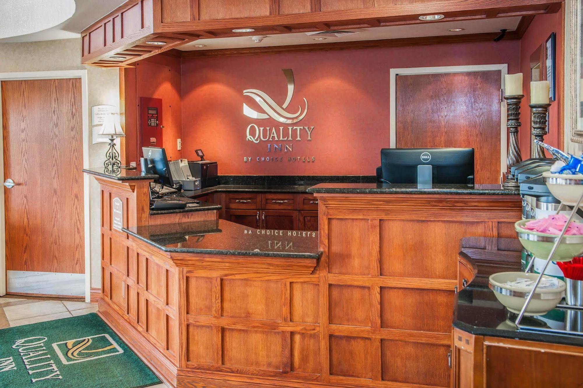 Quality Inn Castleton Exterior photo